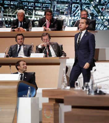 Am 12. Dezember 2017 fand Klimagipfel in Paris statt. Im Bild Bundeskanzler Christian Kern (r.).